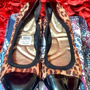 Womens NWT Size 9.5 Dex Flex by Dexter Animal Print  Flats / Black